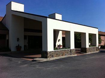 Holiday Lodge Hotel Oak Hill ภายนอก รูปภาพ